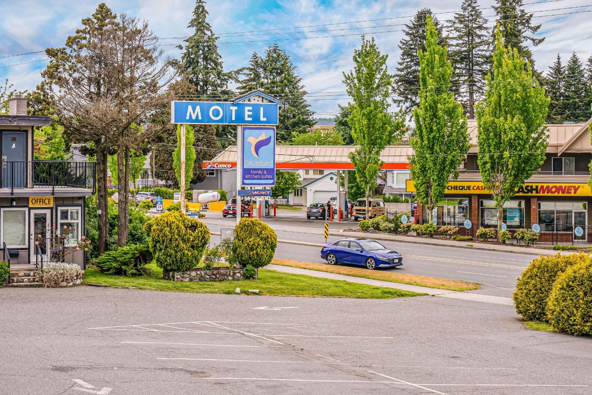 Bluebird Motel Nanaimo Exterior photo